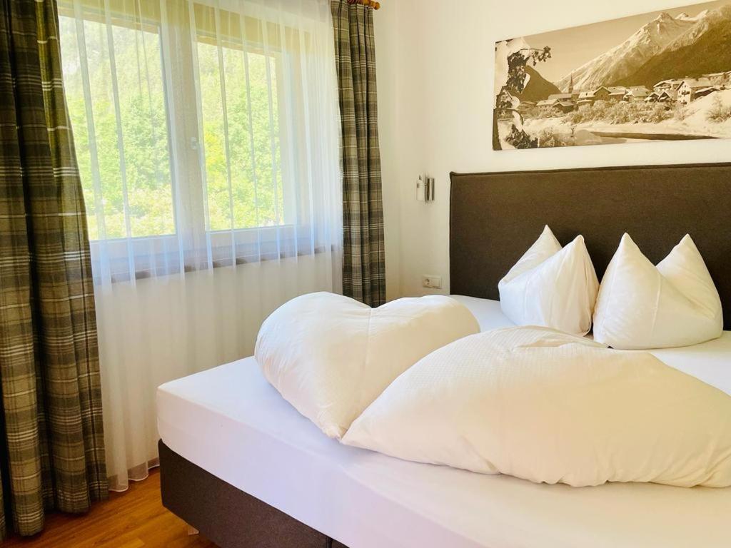 Haus Schuchter Hotell Pfunds Exteriör bild
