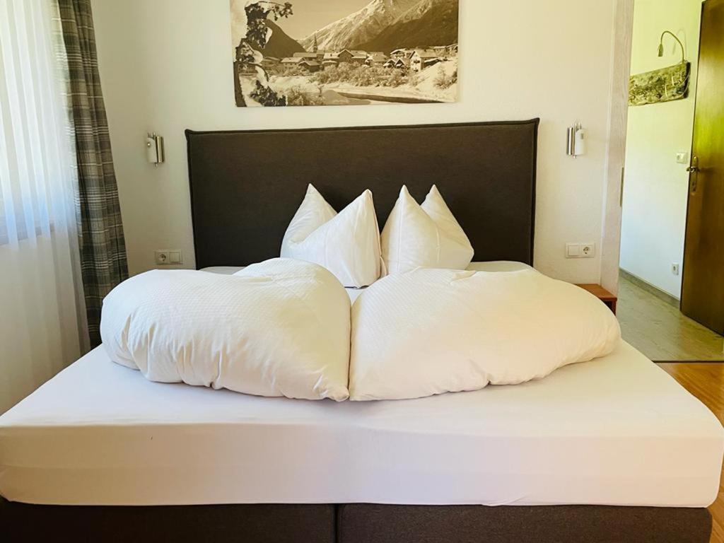 Haus Schuchter Hotell Pfunds Exteriör bild