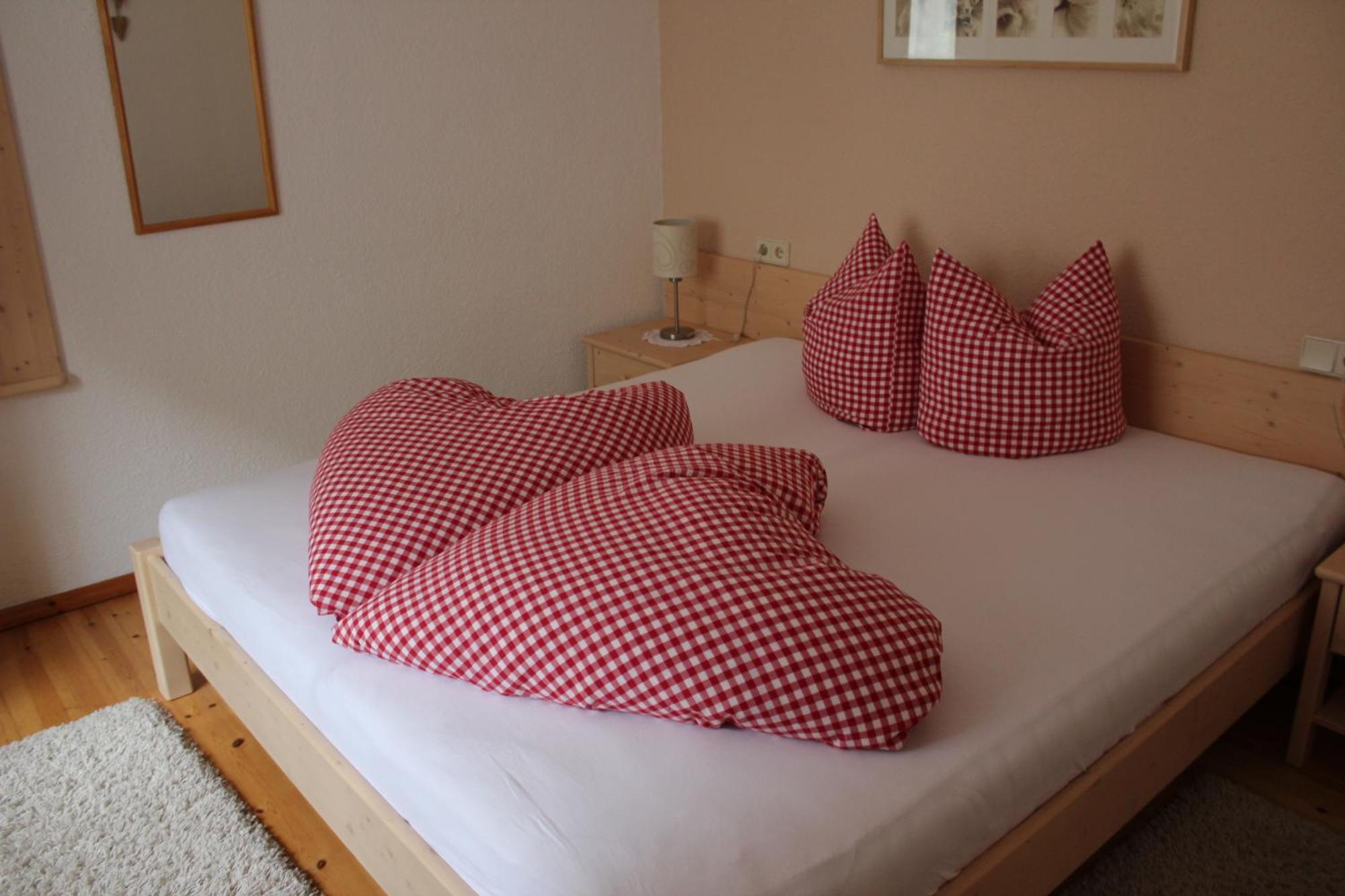 Haus Schuchter Hotell Pfunds Exteriör bild